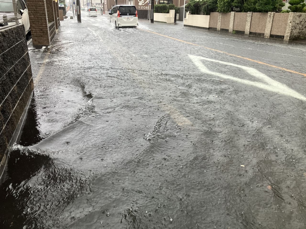 マンション前の冠水状況