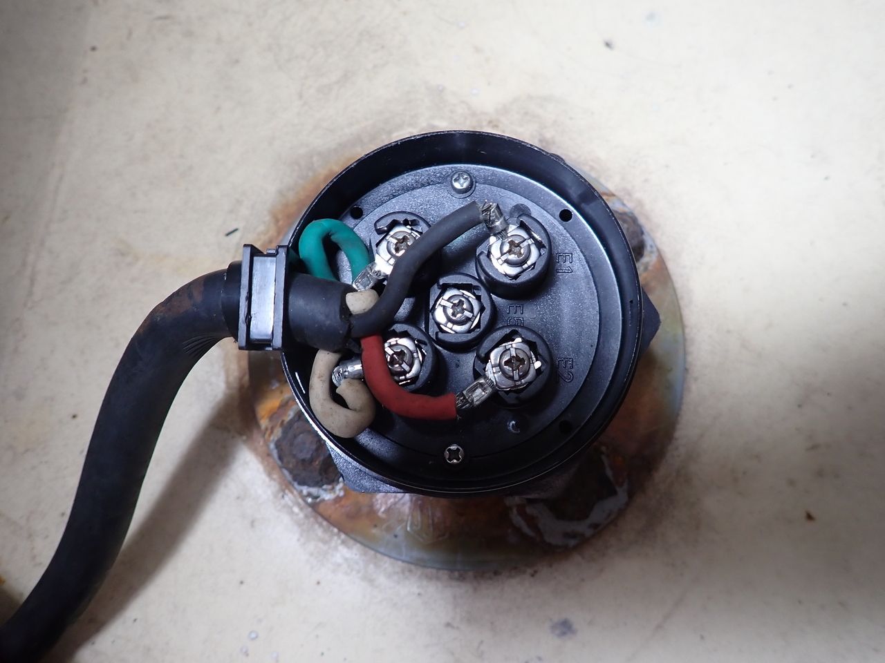 電極棒保持器
